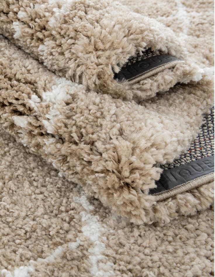 Detail image of  5' x 5' Moroccan Shag Round Rug