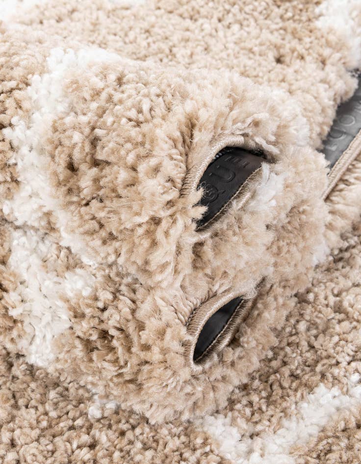 Detail image of  5' x 5' Moroccan Shag Round Rug