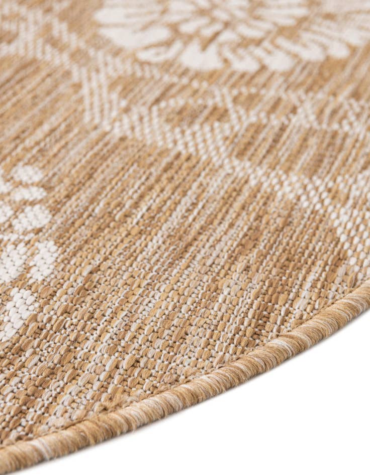 Detail image of  7' 10 x 7' 10  Washable Coastal Indoor / Outdoor Round Rug