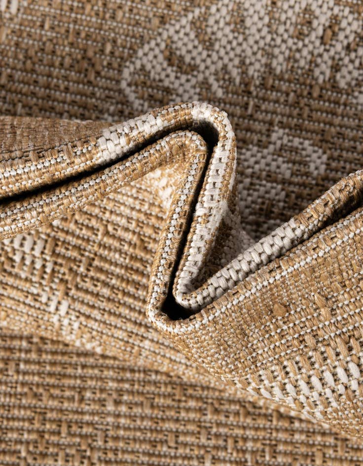 Detail image of  7' 10 x 7' 10  Washable Coastal Indoor / Outdoor Round Rug