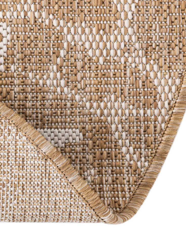 Detail image of  7' 10 x 7' 10  Washable Coastal Indoor / Outdoor Round Rug