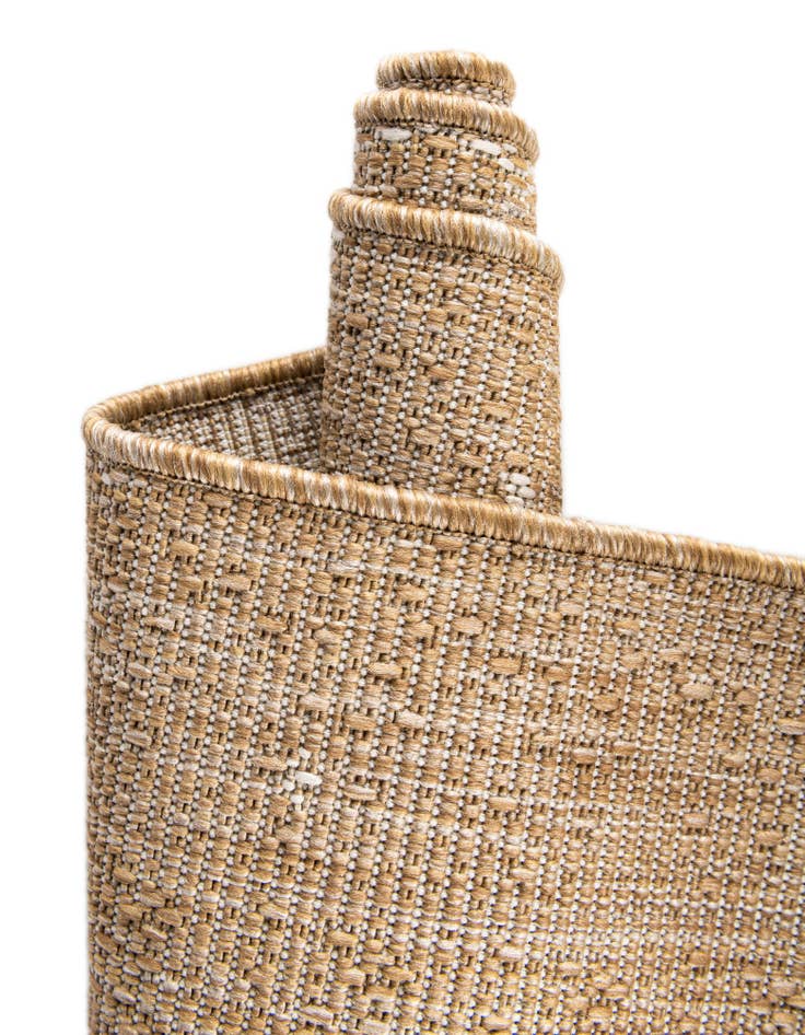 Detail image of  7' 10 x 7' 10  Washable Coastal Indoor / Outdoor Round Rug