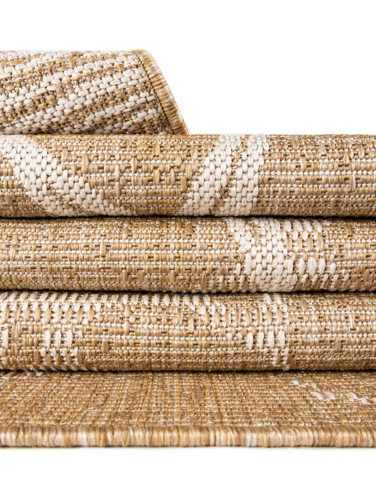 Detail image of  7' 10 x 7' 10  Washable Coastal Indoor / Outdoor Round Rug