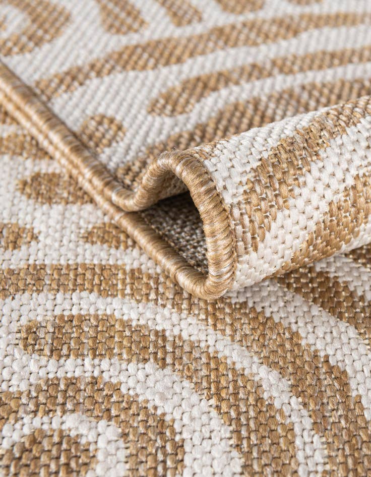 Detail image of  13' x 13'  Washable Modern Indoor / Outdoor Round Rug