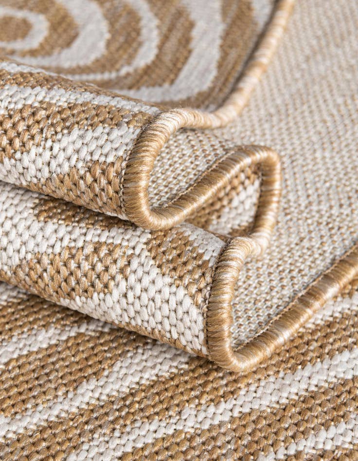 Detail image of  13' x 13'  Washable Modern Indoor / Outdoor Round Rug