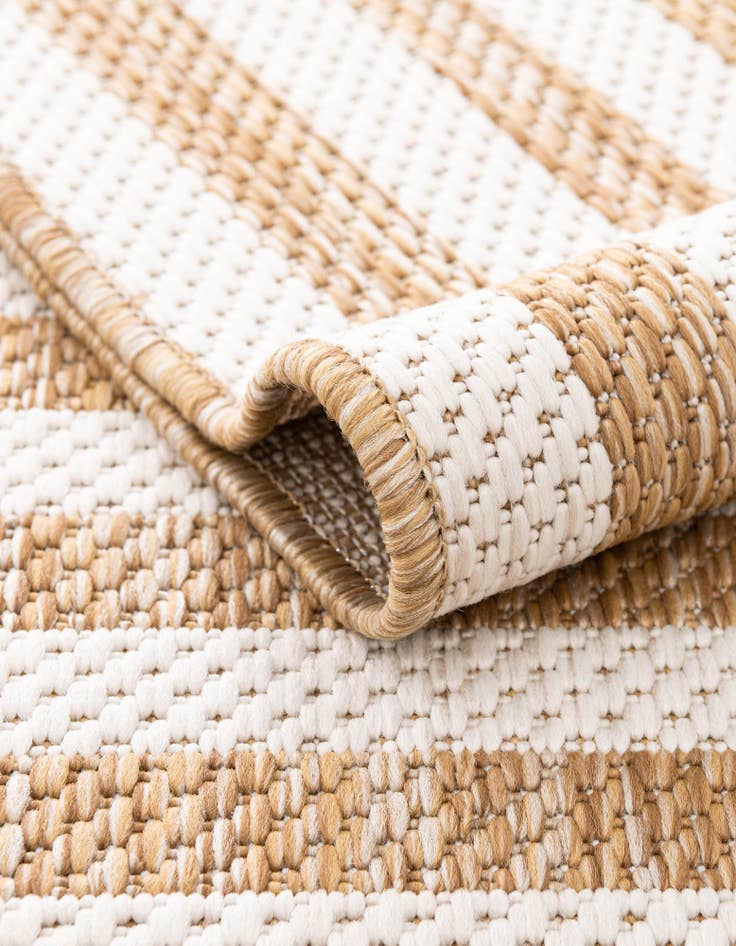 Detail image of  13' x 13'  Washable Modern Indoor / Outdoor Round Rug