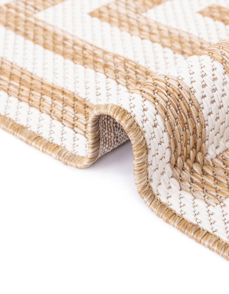 Detail image of  13' x 13'  Washable Modern Indoor / Outdoor Round Rug