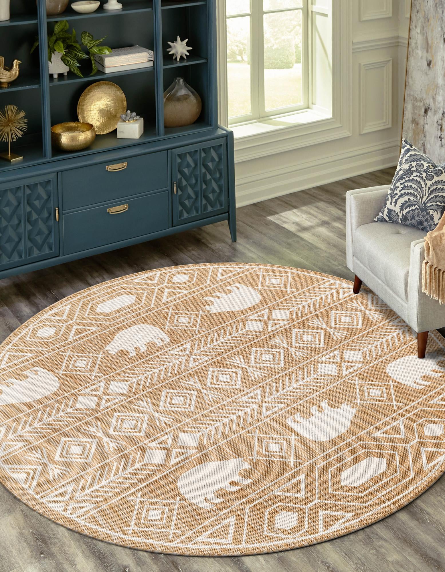 Taupe 7' 10 x 7' 10 Southwestern Indoor / Outdoor Round Rug | Rugs.com