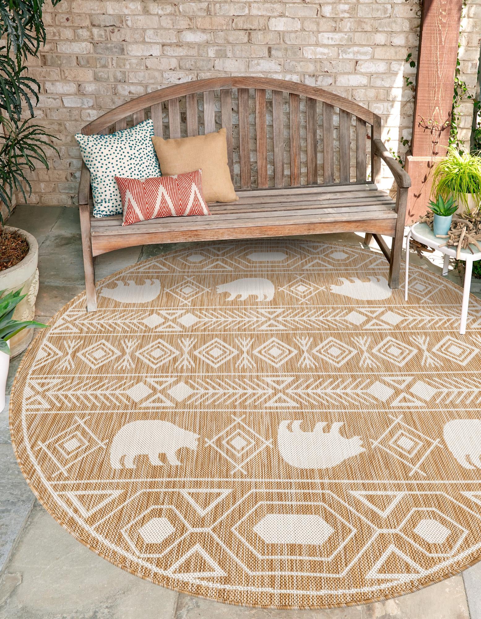 Taupe 7' 10 x 7' 10 Southwestern Indoor / Outdoor Round Rug | Rugs.com