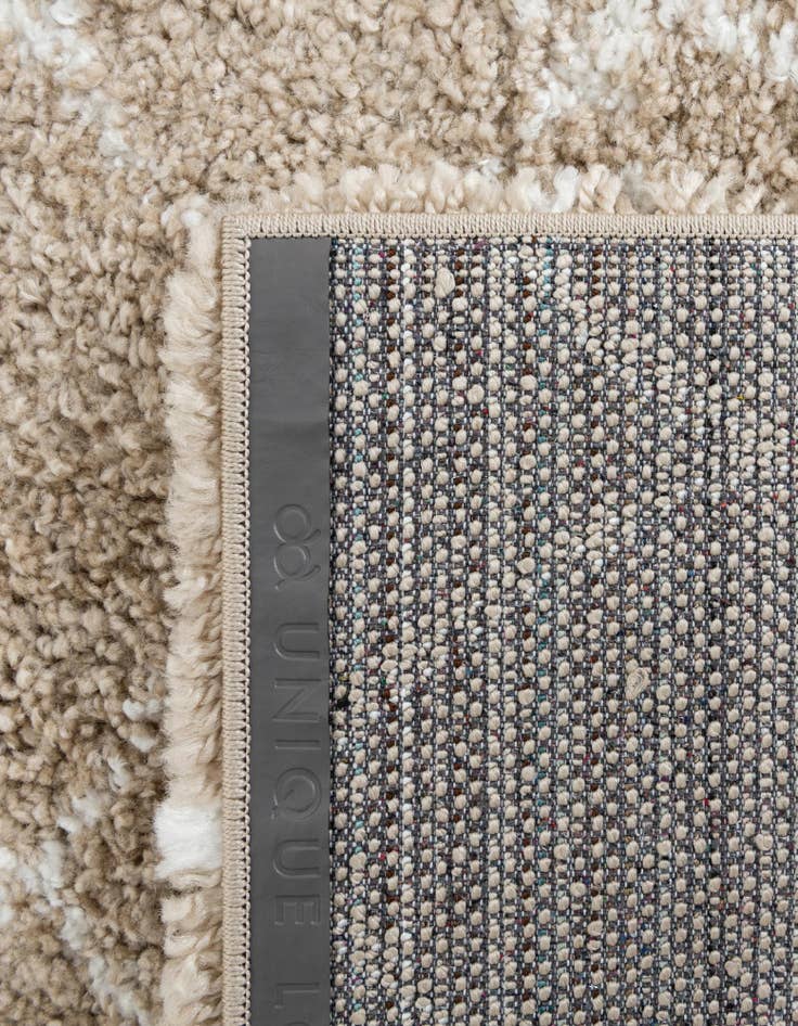 Detail image of  2' 7 x 6' Moroccan Shag Runner Rug