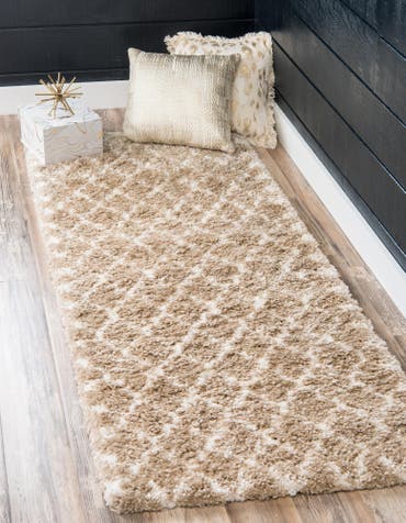  2' 7 x 6' Moroccan Shag Runner Rug
