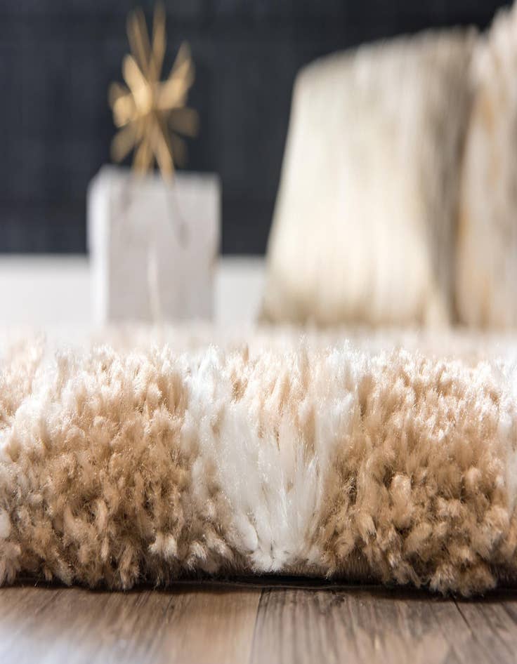 Detail image of  2' 7 x 6' Moroccan Shag Runner Rug