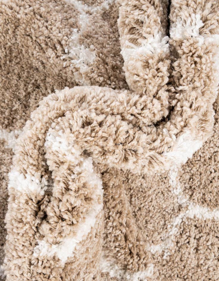 Detail image of  2' 7 x 6' Moroccan Shag Runner Rug