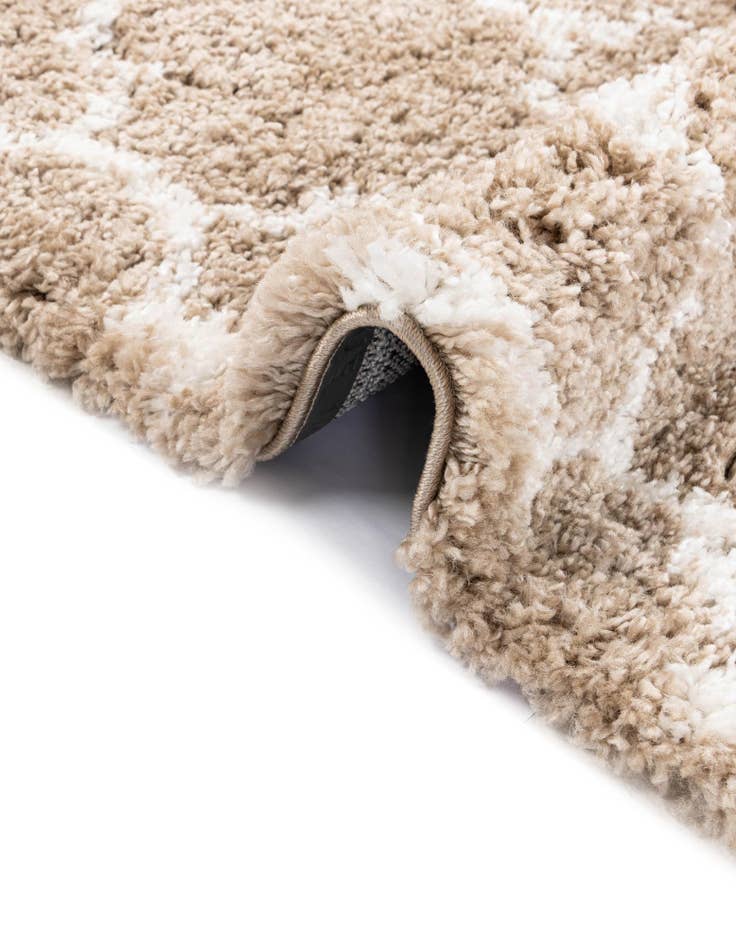 Detail image of  2' 7 x 6' Moroccan Shag Runner Rug