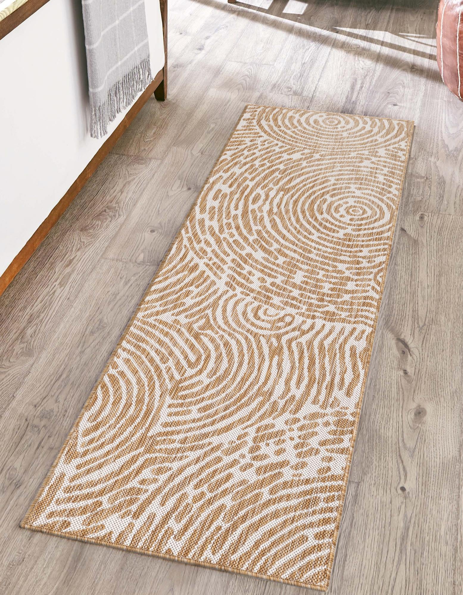 Taupe 2' x 4' Modern Indoor / Outdoor Runner Rug | Rugs.com