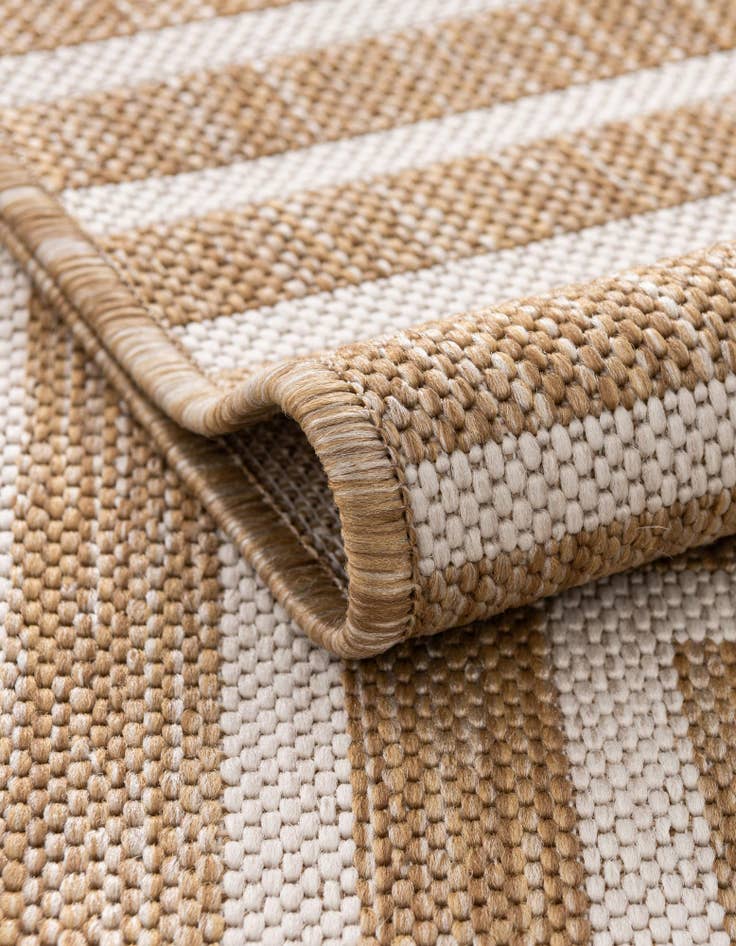 Detail image of  7' 10 x 7' 10  Washable Modern Indoor / Outdoor Square Rug