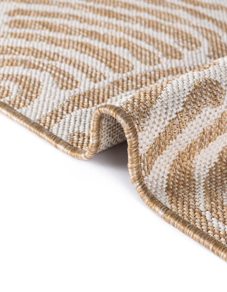Detail image of  7' 10 x 7' 10  Washable Modern Indoor / Outdoor Square Rug