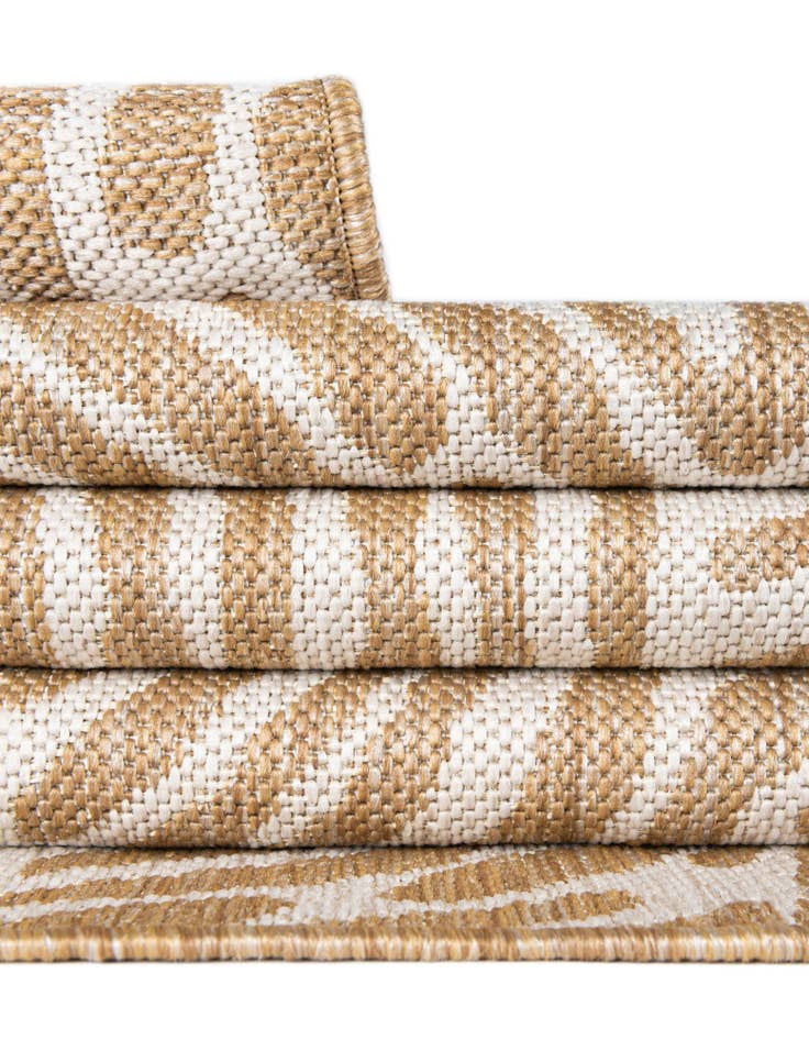 Detail image of  7' 10 x 7' 10  Washable Modern Indoor / Outdoor Square Rug