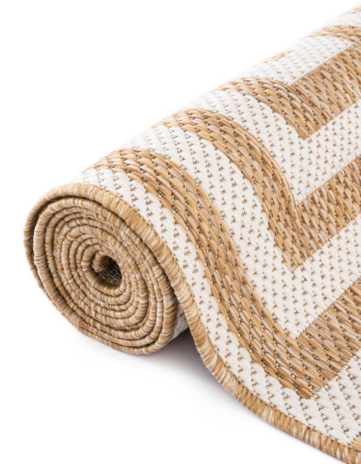 Detail image of  7' 10 x 7' 10  Washable Modern Indoor / Outdoor Square Rug