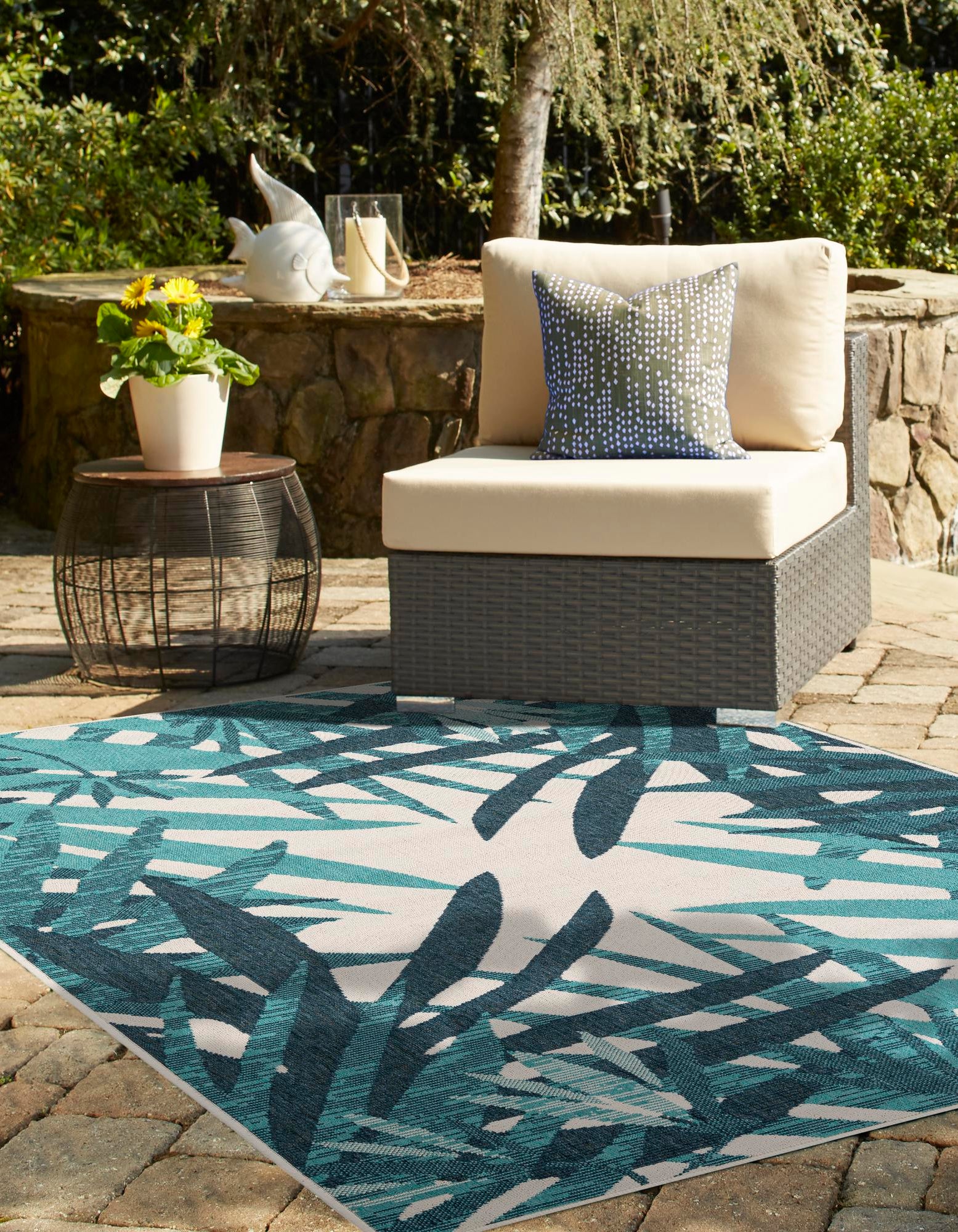 Teal blue 5' x 8' Botanical Indoor / Outdoor Rug | Rugs.com