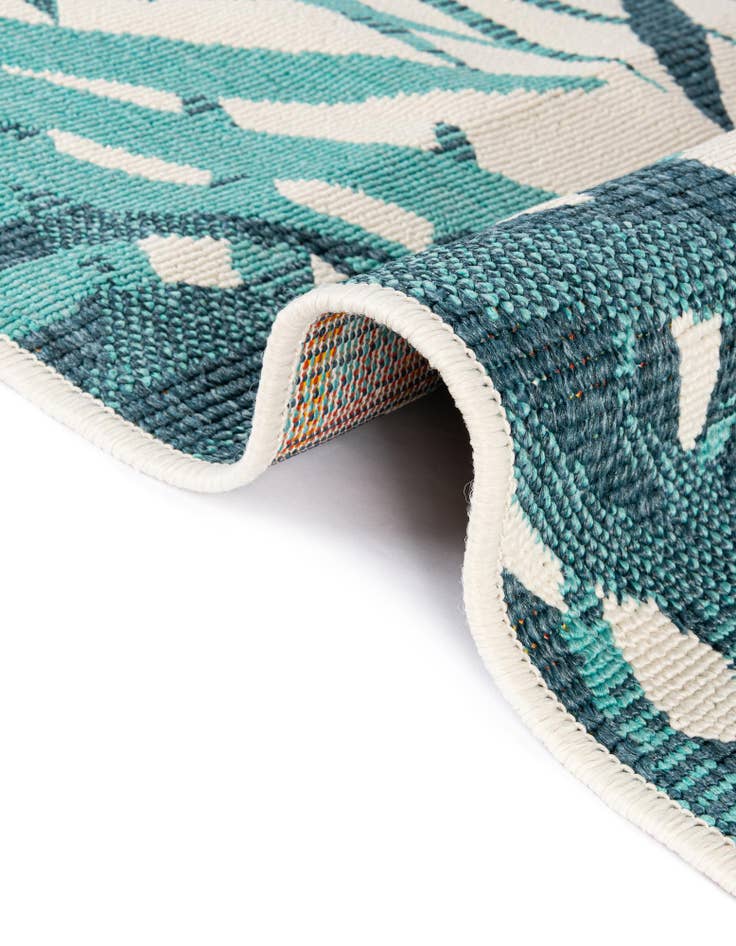 Detail image of  4' x 6'  Washable Botanical Indoor / Outdoor Rug