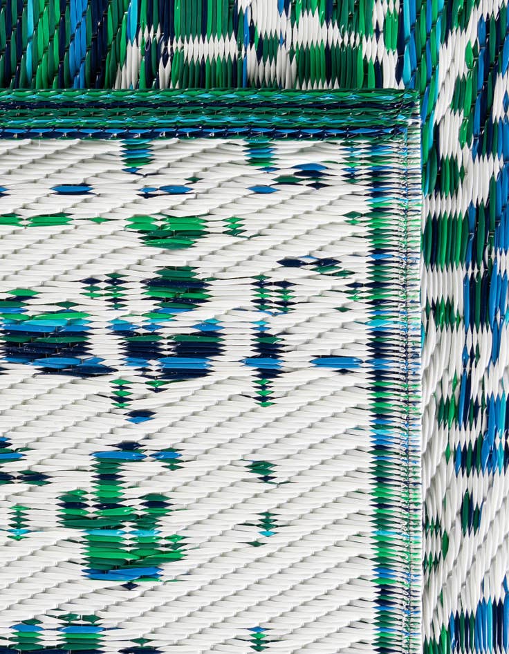 Detail image of  4' x 6'  Washable Vista Breeze Indoor / Outdoor Rug