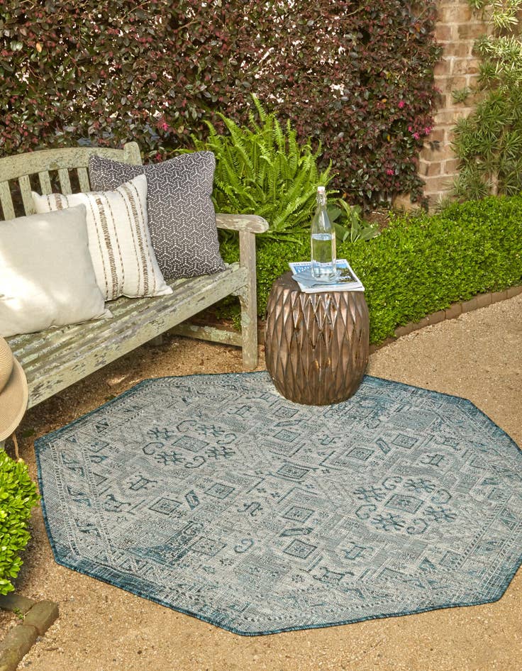 Detail image of  5' 3 x 5' 3  Washable Aztec Indoor / Outdoor Octagon Rug