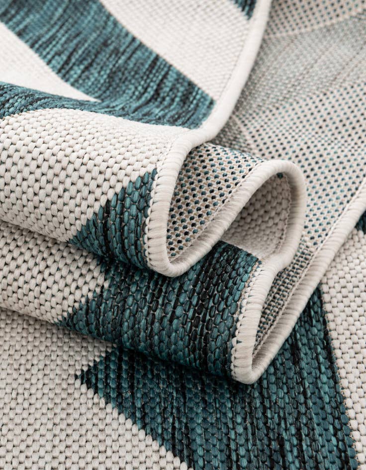 Detail image of  7' 10 x 10'  Washable Jill Zarin Napa Indoor / Outdoor Oval Rug