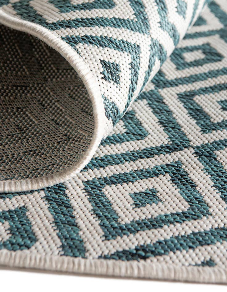 Detail image of  7' 10 x 10'  Washable Jill Zarin Costa Rica Indoor / Outdoor Oval Rug