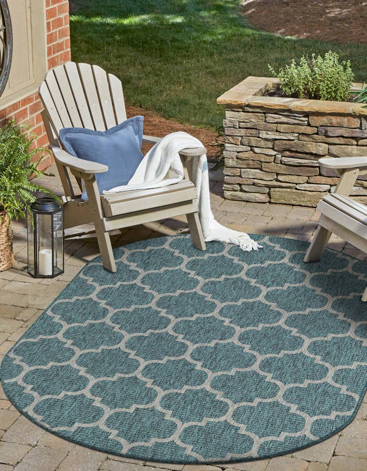 Detail image of  5' 3 x 8'  Washable Lattice Indoor / Outdoor Oval Rug