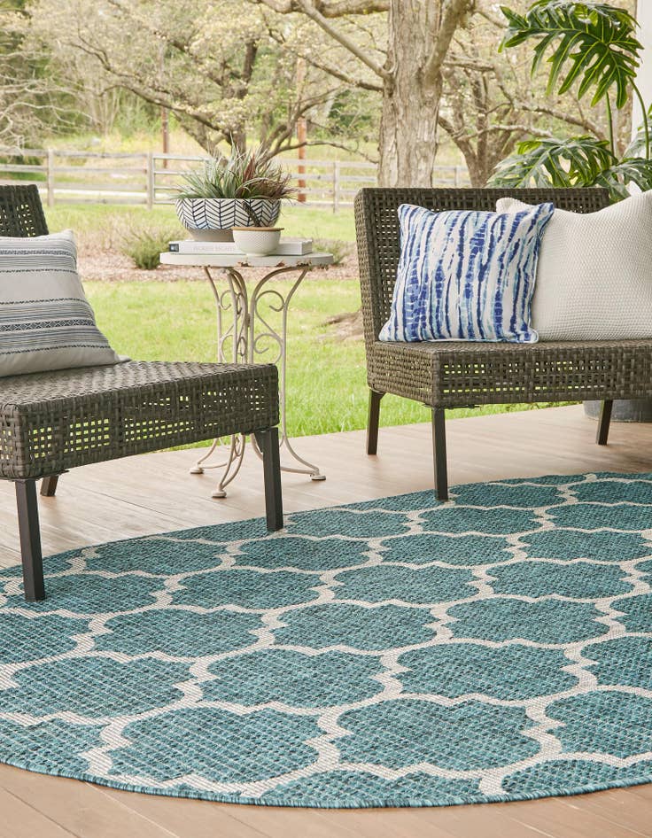 Detail image of  5' 3 x 8'  Washable Lattice Indoor / Outdoor Oval Rug