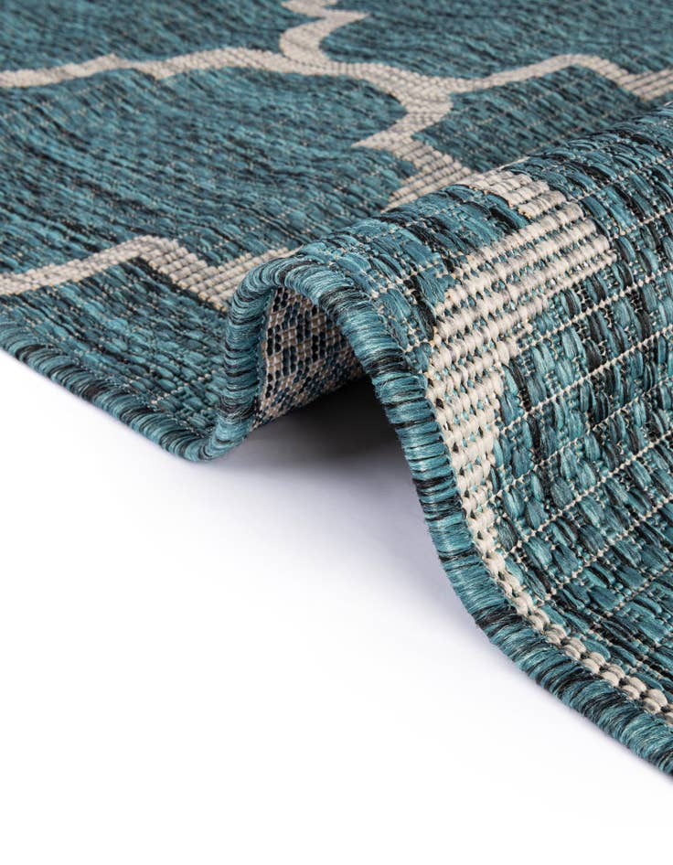 Detail image of  3' x 5' 3  Washable Lattice Indoor / Outdoor Oval Rug