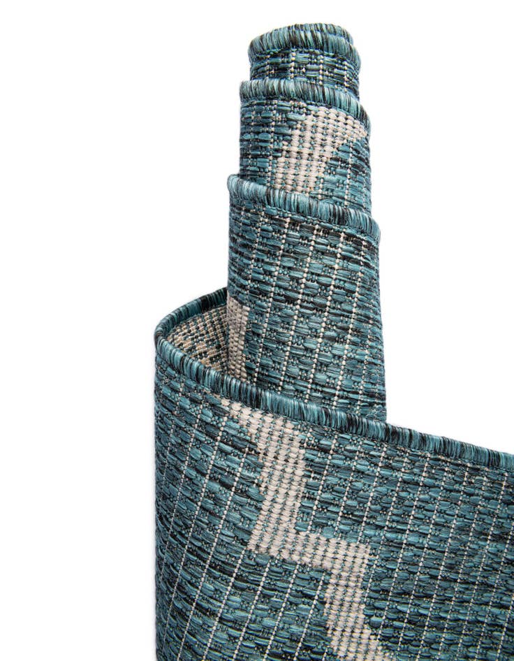 Detail image of  3' x 5' 3  Washable Lattice Indoor / Outdoor Oval Rug