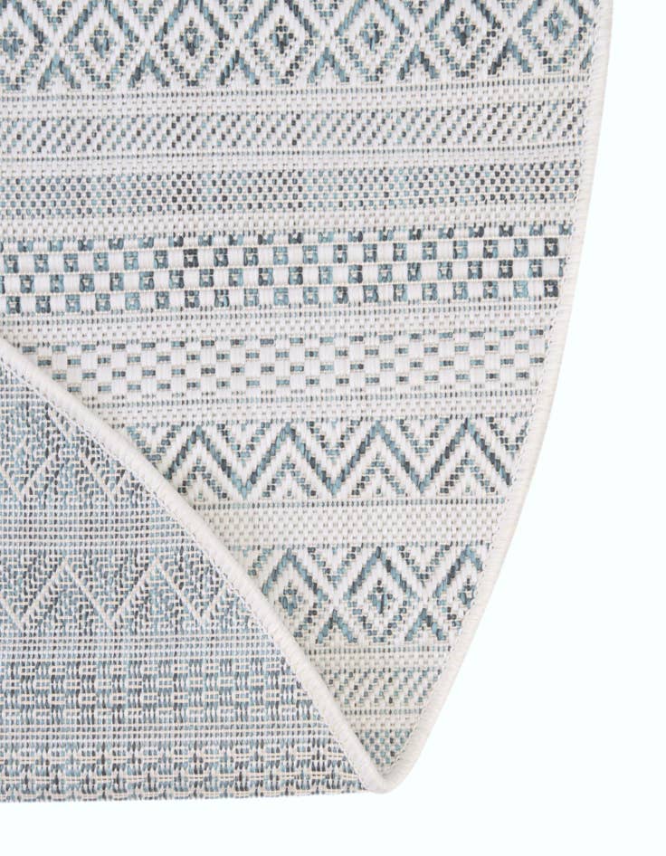 Detail image of  7' 10 x 10'  Washable Ribbon Indoor / Outdoor Oval Rug