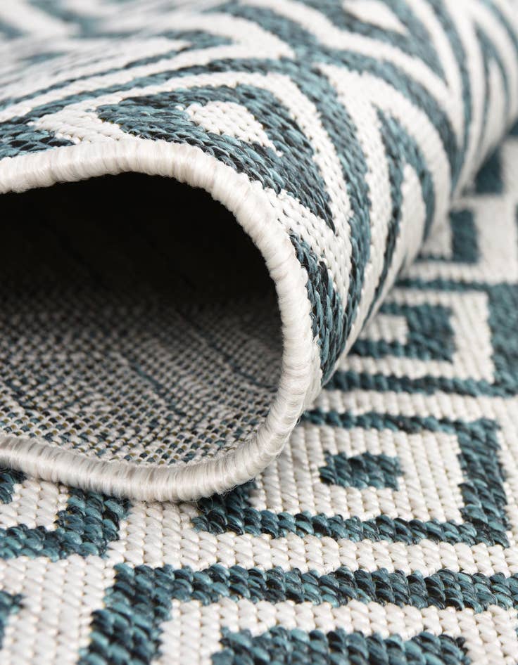 Detail image of  5' 3 x 8'  Washable Jill Zarin Costa Rica Indoor / Outdoor Rug