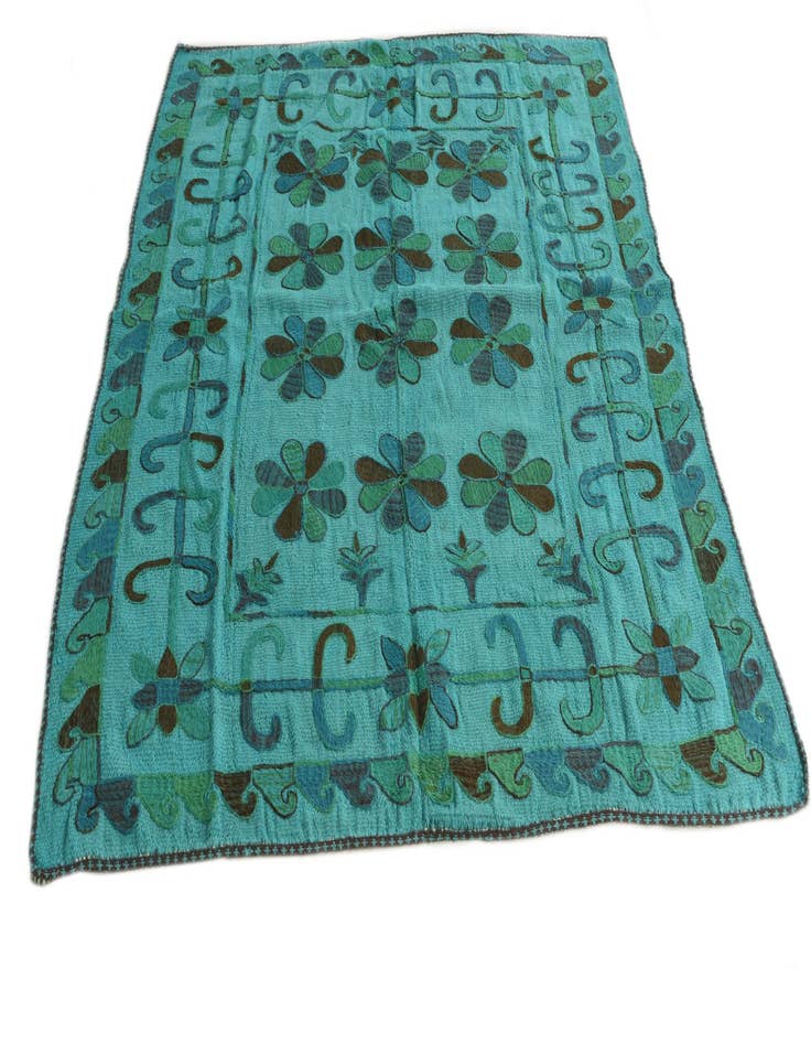 Detail image of  5' 5 x 6' 7  Hand Woven Kilim Suzani Wool Rug