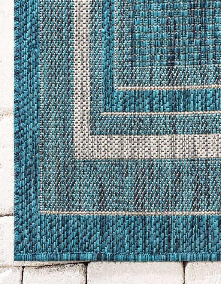 Detail image of  9' x 12'  Washable Border Indoor / Outdoor Rug