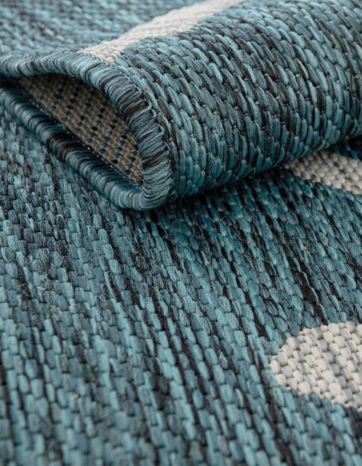 Detail image of  5' 3 x 8'  Washable Botanical Indoor / Outdoor Rug