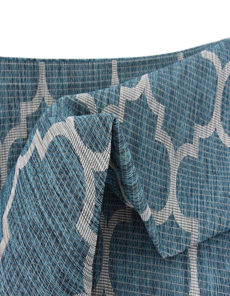 Detail image of  7' 10 x 11'  Washable Lattice Indoor / Outdoor Rug