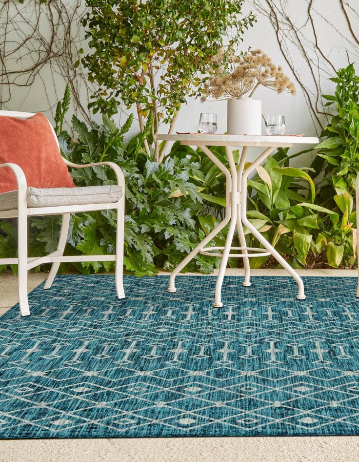 Detail image of  5' 3 x 7'  Washable Lattice Indoor / Outdoor Rug