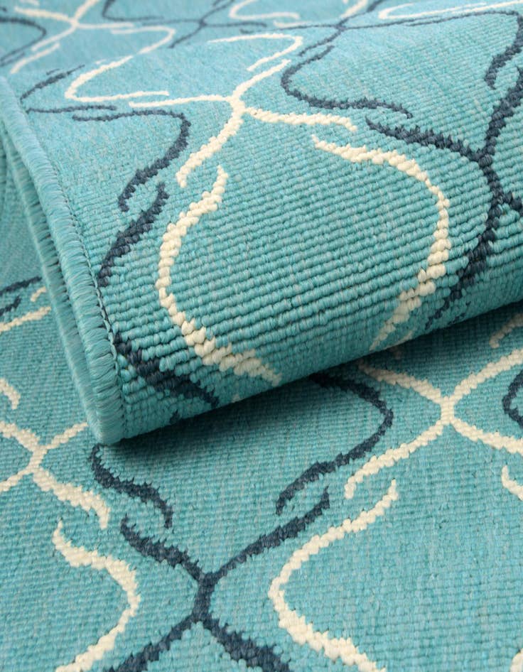 Detail image of  4' x 6'  Washable Lattice Indoor / Outdoor Rug