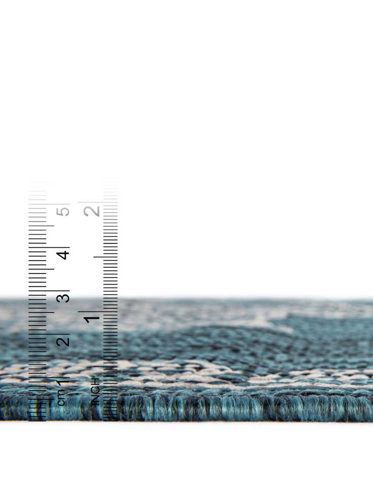 Detail image of  4' x 6'  Washable Traditional Indoor / Outdoor Rug