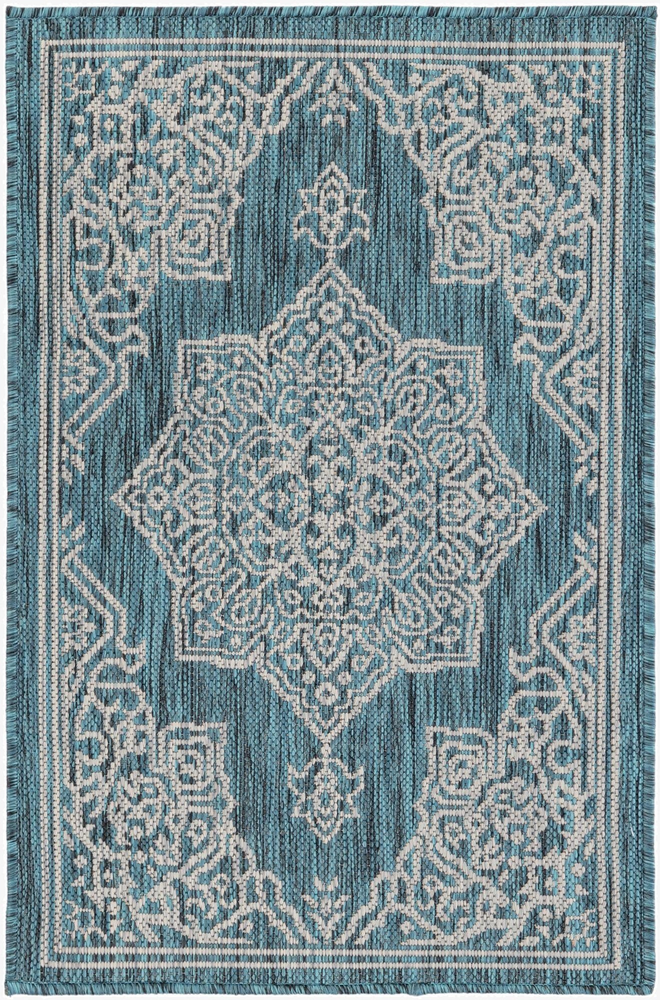  2' x 3'  Washable Traditional Indoor / Outdoor Rug