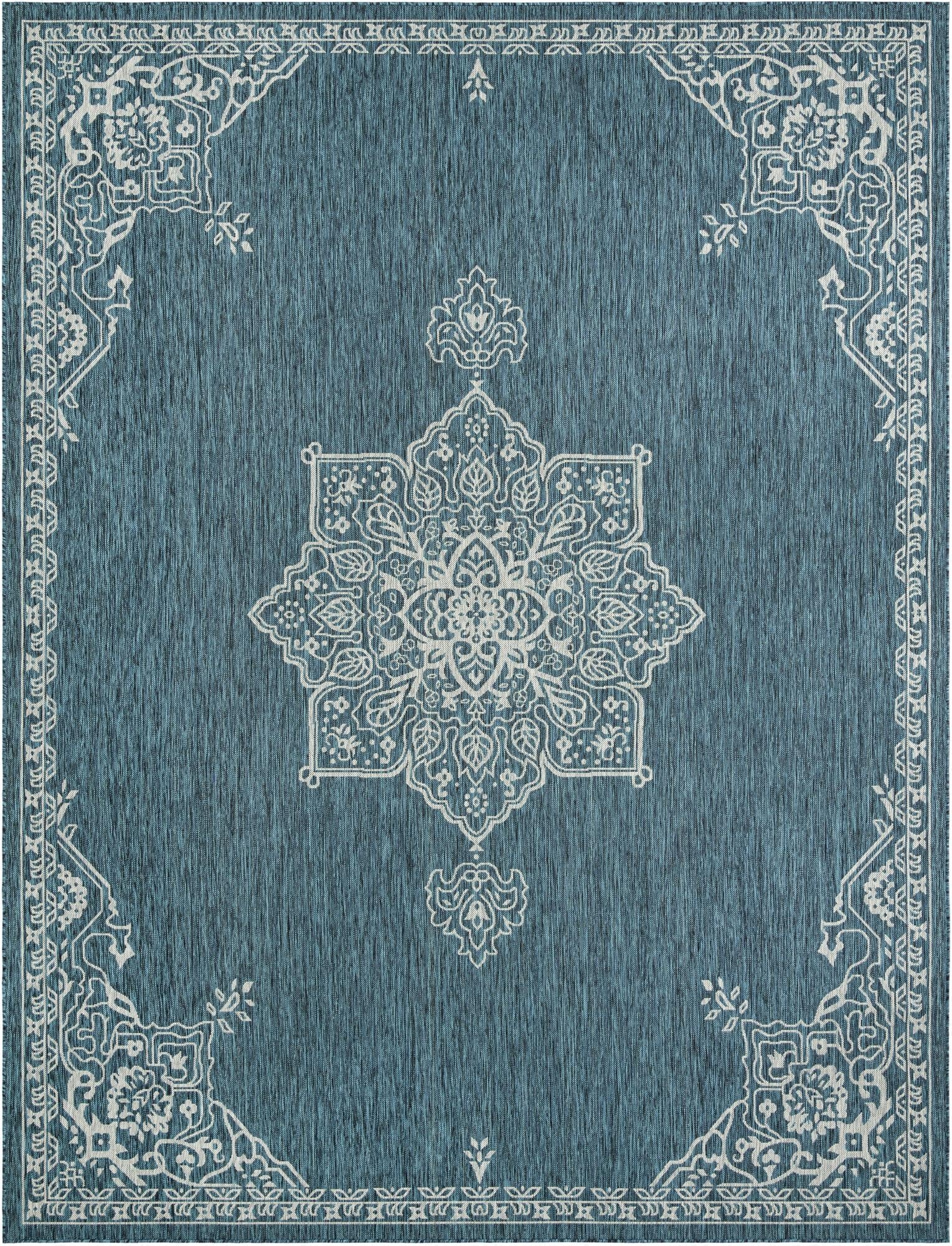  10' x 13'  Washable Traditional Indoor / Outdoor Rug