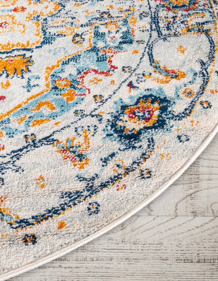 Detail image of  7' 10 x 7' 10 Madeline Vintage Round Rug