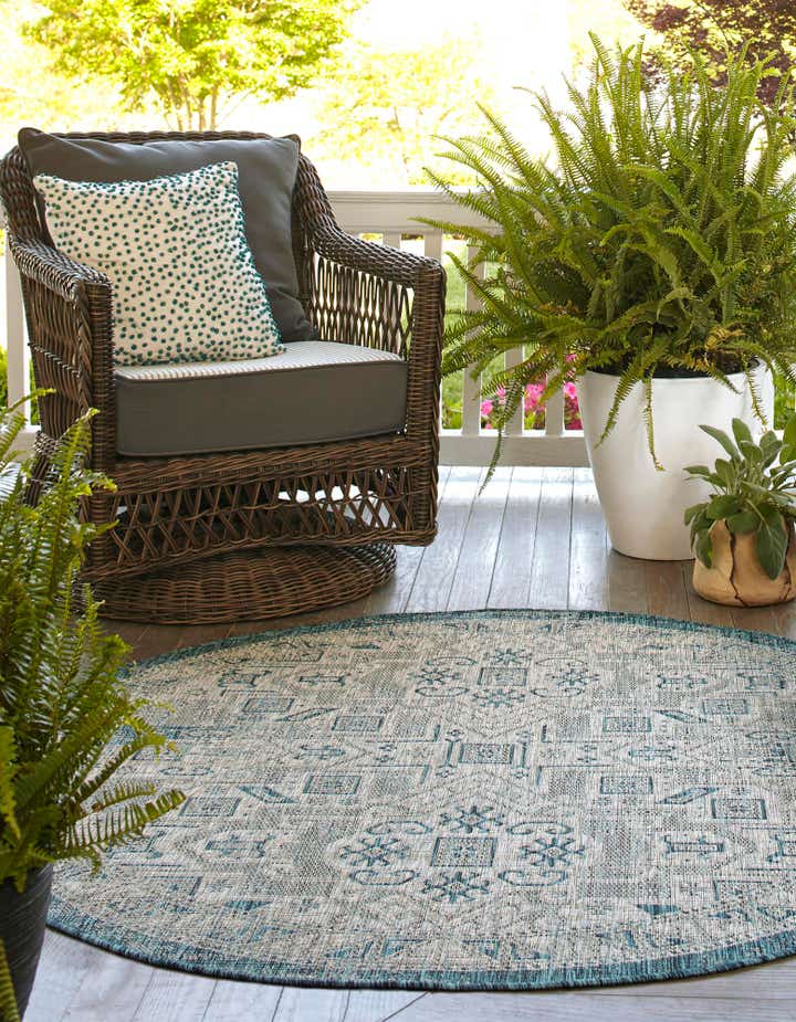 Teal 7' 10 x 7' 10 Aztec Indoor / Outdoor Round Rug | Rugs.com