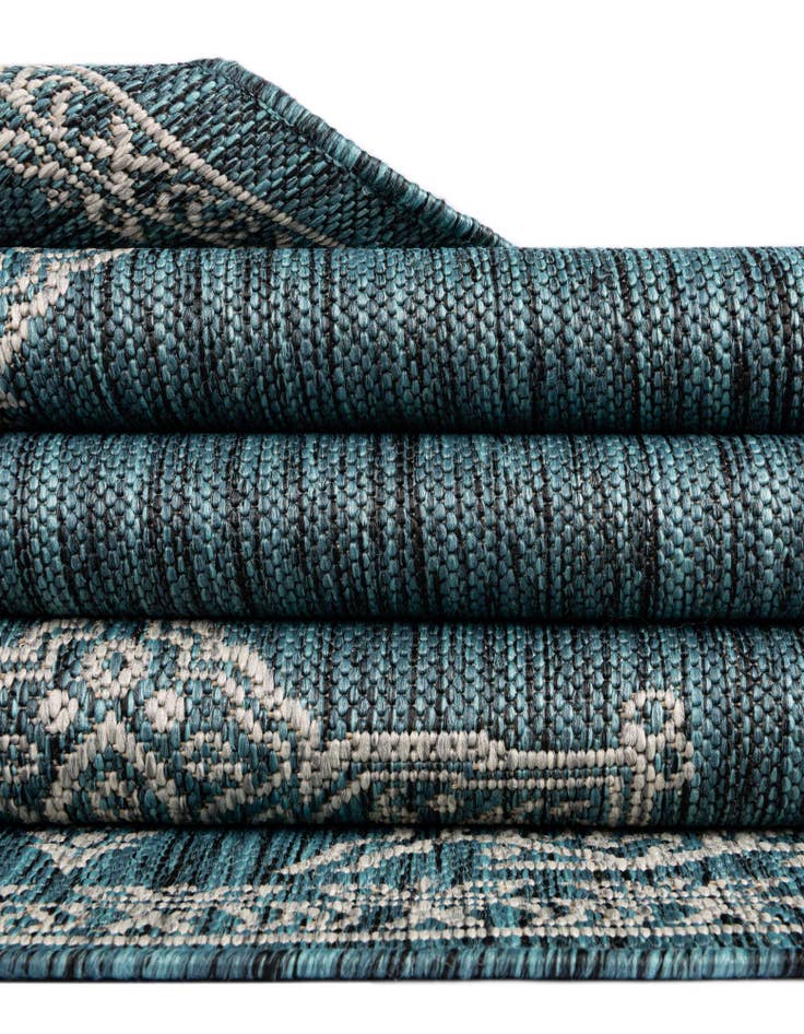 Detail image of  4' x 4'  Washable Traditional Indoor / Outdoor Round Rug