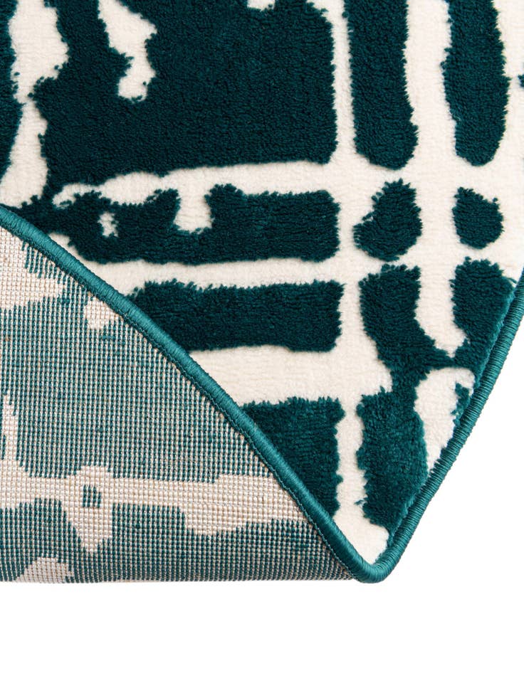 Detail image of  4' x 4' Vince Camuto Round Rug