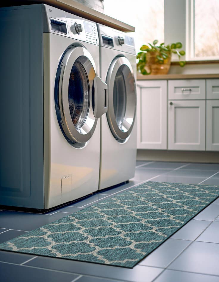 Detail image of  2' x 8'  Washable Lattice Indoor / Outdoor Runner Rug