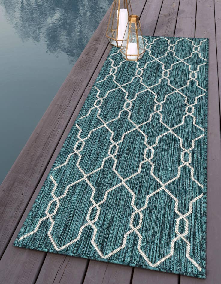 Detail image of  2' x 6'  Washable Lattice Indoor / Outdoor Runner Rug